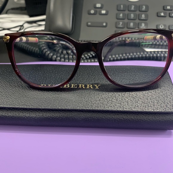 Burberry frame w/case - Picture 4 of 4